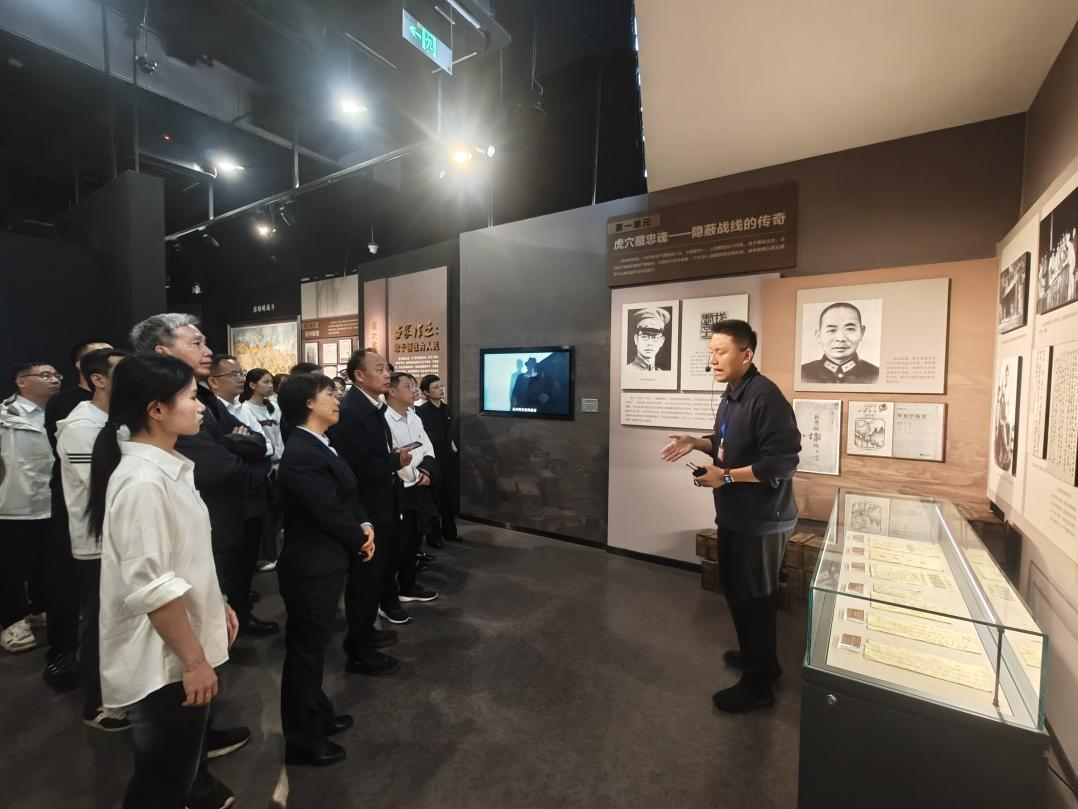 “清明祭英烈 丹心永向党”——福建省人社厅部分党支部联合开展主题党日活动